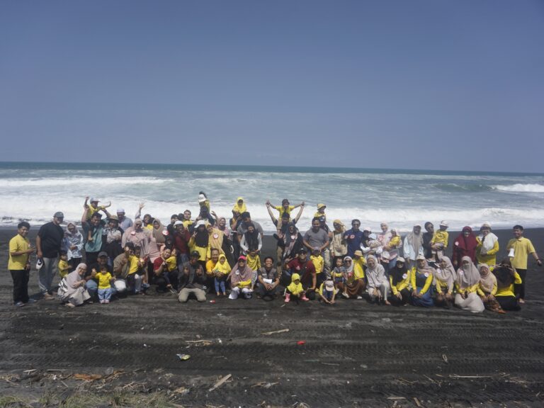 Semarak HUT RI ke-81 di Pantai Pelangi: Langkah Kecil untuk Laut, Karya Besar untuk Indonesia